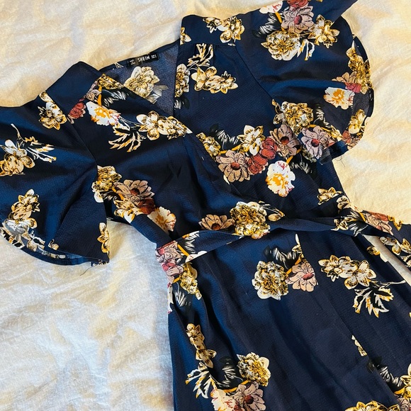 SHEIN floral printed overlap maxi with belt - Picture 6 of 8